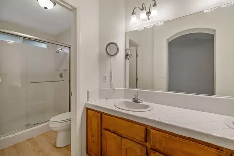 Bath - 2318 E Cherry Ave, Visalia, CA 93292 photo 3 of 4