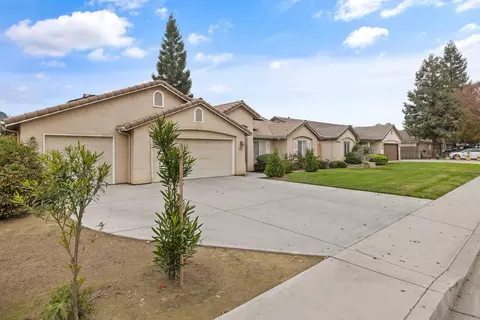 Exterior - 2318 E Cherry Ave, Visalia, CA 93292 photo 3 of 11