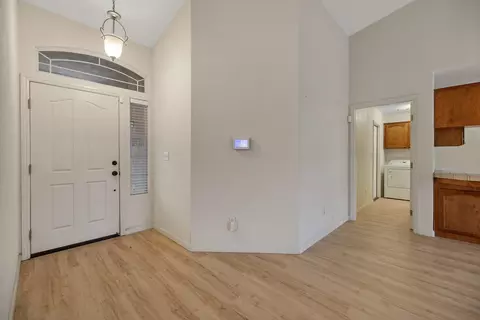 Entry Way - 2318 E Cherry Ave, Visalia, CA 93292 photo 2 of 6
