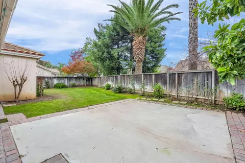 Exterior - 3410 Doubletree Way, Madera, CA 93637 photo 5 of 7
