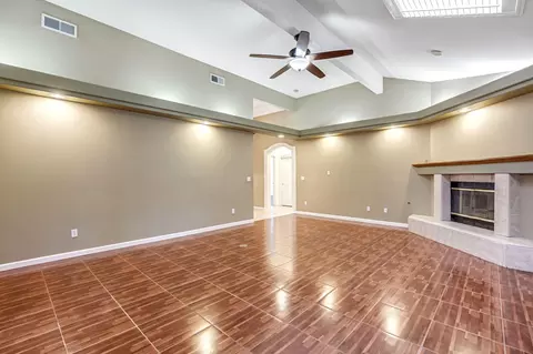 Living - 3410 Doubletree Way, Madera, CA 93637 photo 3 of 5