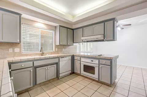Kitchen - 3410 Doubletree Way, Madera, CA 93637 photo 3 of 7