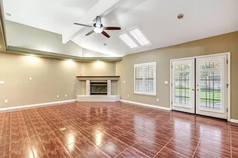 Living - 3410 Doubletree Way, Madera, CA 93637 photo 2 of 5