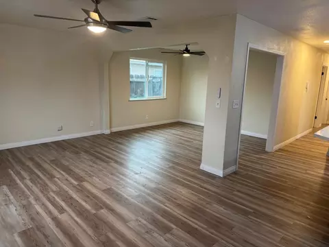 956 E Cinnamon Dr, Lemoore, CA 93245 photo 7