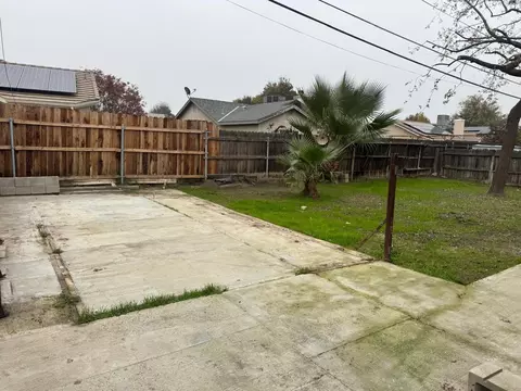 956 E Cinnamon Dr, Lemoore, CA 93245 photo 17