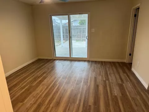 956 E Cinnamon Dr, Lemoore, CA 93245 photo 11