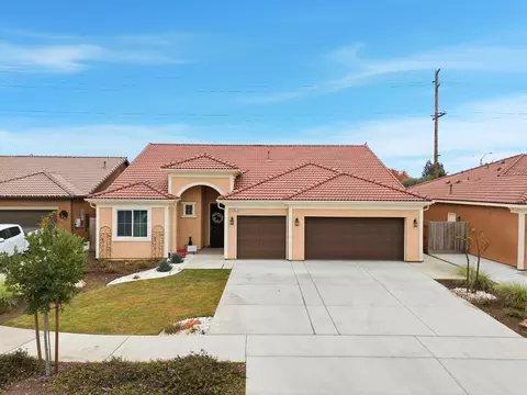 4613 W Payson Ct, Visalia, CA 93291