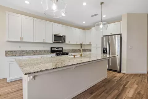3096 Markham St, Tulare, CA 93274 photo 13