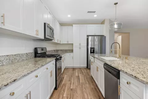 3096 Markham St, Tulare, CA 93274 photo 14