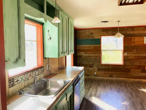 Kitchen - 43560 Skyline Dr, Three Rivers, CA 93271 photo 1 of 3