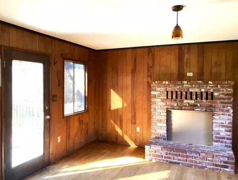 Living - 43560 Skyline Dr, Three Rivers, CA 93271 photo 4 of 6