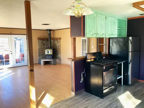 Kitchen - 43560 Skyline Dr, Three Rivers, CA 93271 photo 3 of 3