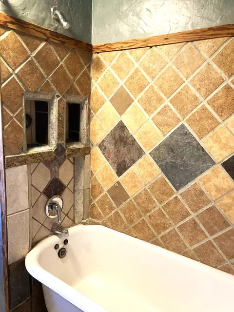 Bath - 43560 Skyline Dr, Three Rivers, CA 93271 photo 3 of 3