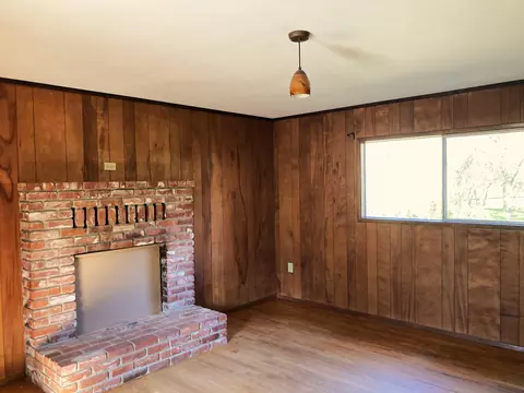 Living - 43560 Skyline Dr, Three Rivers, CA 93271 photo 5 of 6