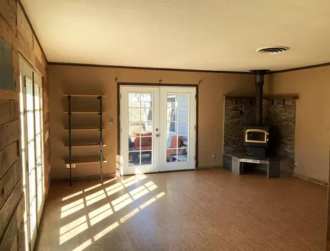 Living - 43560 Skyline Dr, Three Rivers, CA 93271 photo 2 of 6