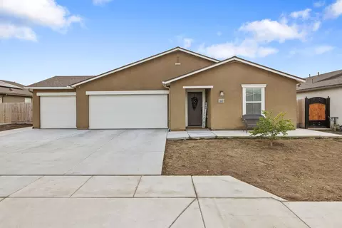 2045 Madalyn Ave, Tulare, CA 93274