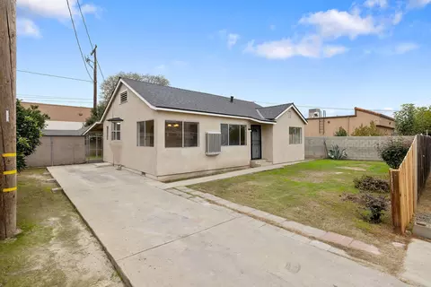 125 N Hicks St #B, Visalia, CA 93291