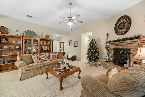 Living - 615 N Orange Ave, Exeter, CA 93221 photo 2 of 3