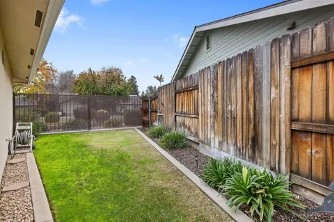 Exterior - 615 N Orange Ave, Exeter, CA 93221 photo 9 of 16
