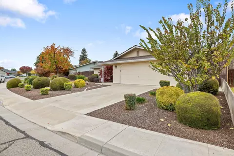 Exterior - 615 N Orange Ave, Exeter, CA 93221 photo 12 of 16
