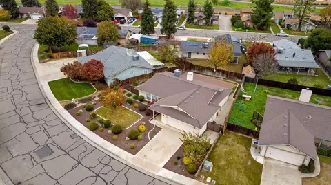 View/Area - 615 N Orange Ave, Exeter, CA 93221 photo 3 of 5
