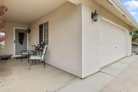 Exterior - 615 N Orange Ave, Exeter, CA 93221 photo 3 of 16