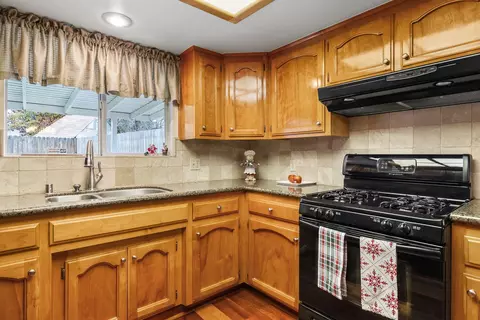 Kitchen - 615 N Orange Ave, Exeter, CA 93221 photo 1 of 4