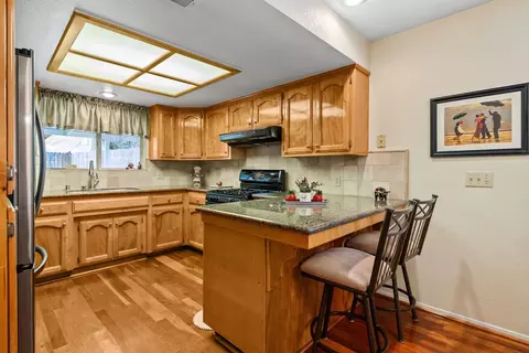 Kitchen - 615 N Orange Ave, Exeter, CA 93221 photo 3 of 4