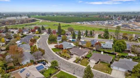 View/Area - 615 N Orange Ave, Exeter, CA 93221 photo 4 of 5