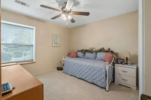 Bedroom - 615 N Orange Ave, Exeter, CA 93221 photo 4 of 4