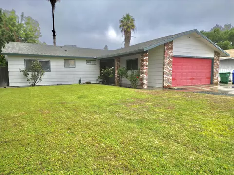 1060 W Thurman Ave, Porterville, CA 93257