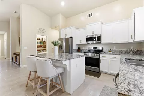 Kitchen - 3636 E Meadow Ct, Visalia, CA 93292 photo 2 of 6