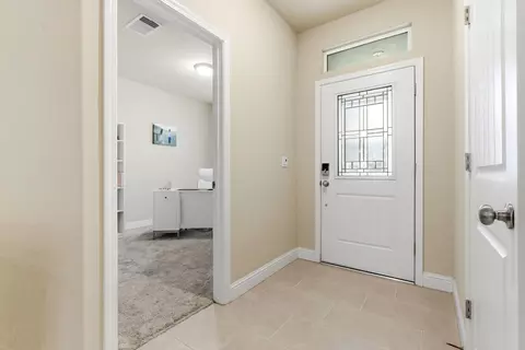Entry Way - 3636 E Meadow Ct, Visalia, CA 93292 photo 2 of 2