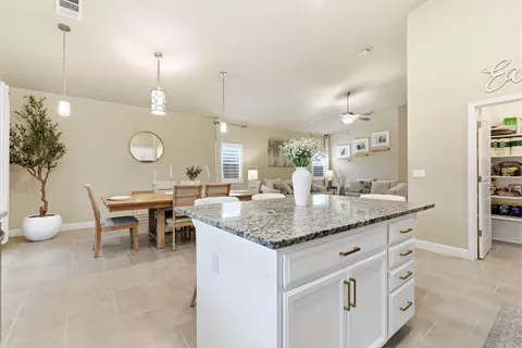 Kitchen - 3636 E Meadow Ct, Visalia, CA 93292 photo 4 of 6