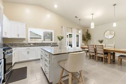 Kitchen - 3636 E Meadow Ct, Visalia, CA 93292 photo 5 of 6