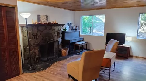Living - 594 Loop Dr, Springville, CA 93265 photo 1 of 5