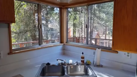 Kitchen - 594 Loop Dr, Springville, CA 93265 photo 2 of 5