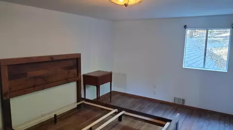 Bedroom - 594 Loop Dr, Springville, CA 93265 photo 6 of 8