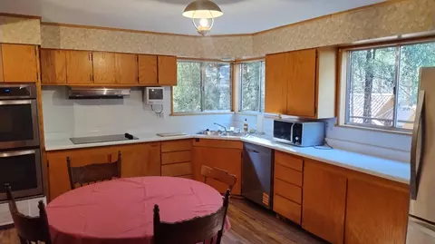 Kitchen - 594 Loop Dr, Springville, CA 93265 photo 1 of 5
