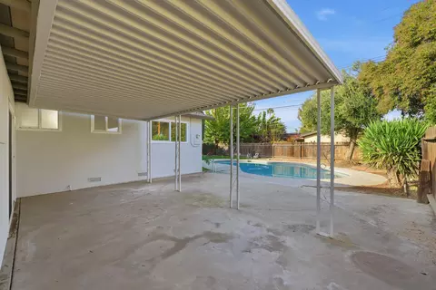 Exterior - 524 E Cypress Ave, Visalia, CA 93292 photo 3 of 6