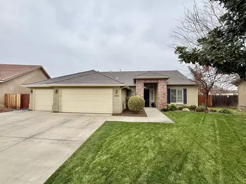 1520 W San Lucia Ave, Porterville, CA 93257