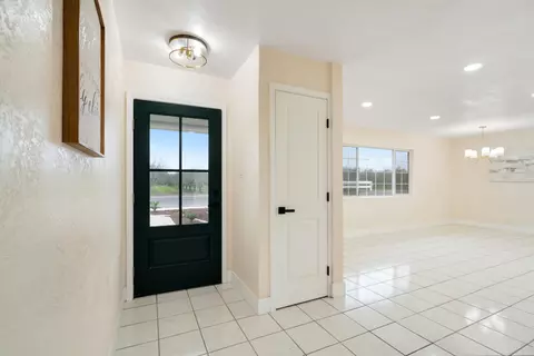 237 W Glendale Ave, Lemoore, CA 93245 photo 6