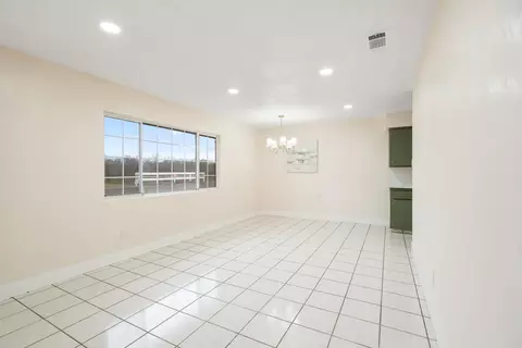 237 W Glendale Ave, Lemoore, CA 93245 photo 9