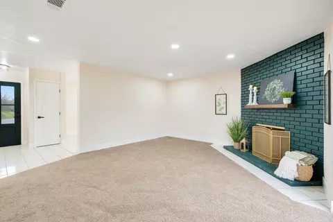 237 W Glendale Ave, Lemoore, CA 93245 photo 8