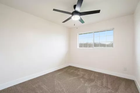 237 W Glendale Ave, Lemoore, CA 93245 photo 21