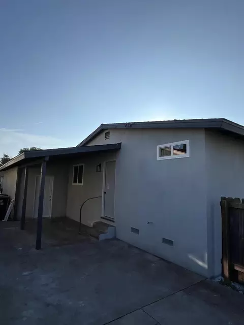 Exterior - 614 N View St, Visalia, CA 93292 photo 3 of 6