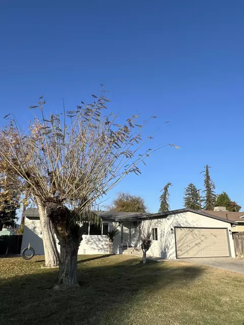 Exterior - 614 N View St, Visalia, CA 93292 photo 2 of 6