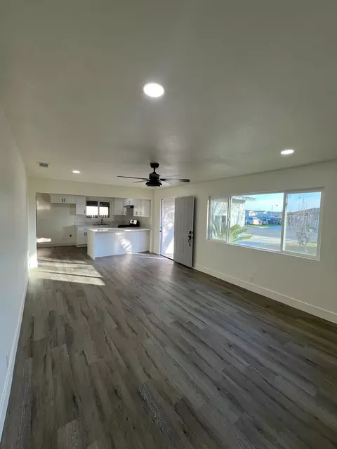 Living - 614 N View St, Visalia, CA 93292 photo 2 of 3