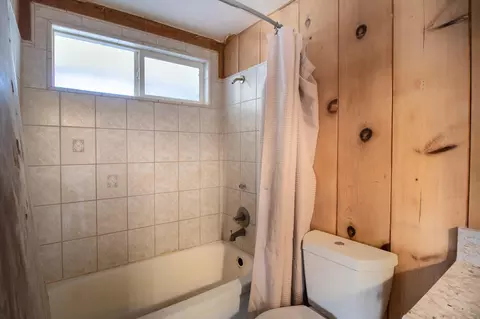 Bath - 5608 Sheepcreek Dr, Wrightwood, CA 92397 photo 3 of 3