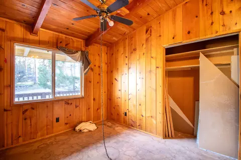Bedroom - 5608 Sheepcreek Dr, Wrightwood, CA 92397 photo 4 of 7